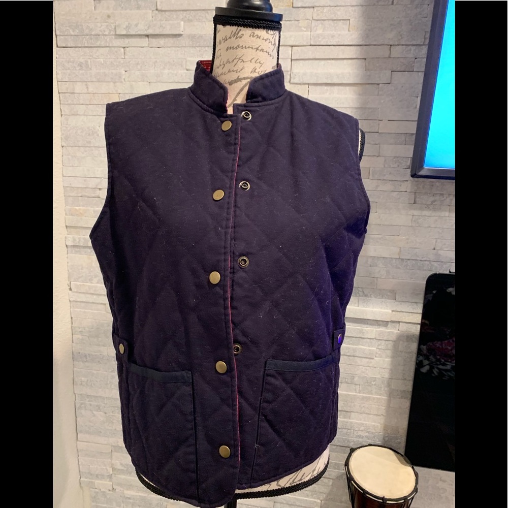 5 for $25 reversible vest size small